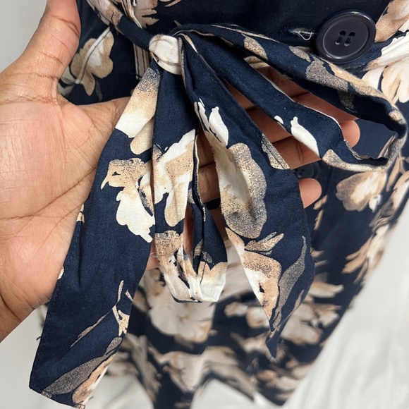 Suzy Shier Floral Dress - Picture 6 of 7